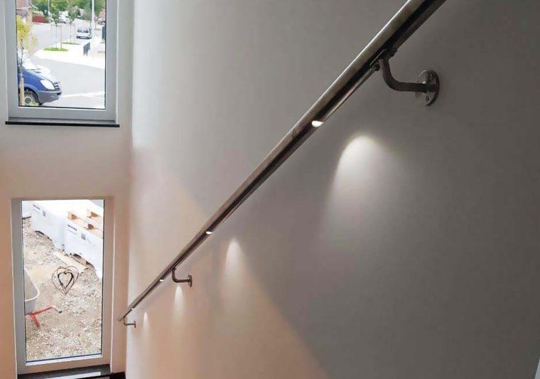 Passgenauer Handlauf von Janßen Metallbau Xanten – individuell für jede Wand und Treppe entwickelt.