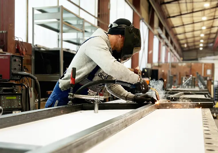 Maßgefertigte Vorsatzbalkone – individuell geplant und gefertigt mit hochwertigen Materialien von Janßen Metallbau Xanten.