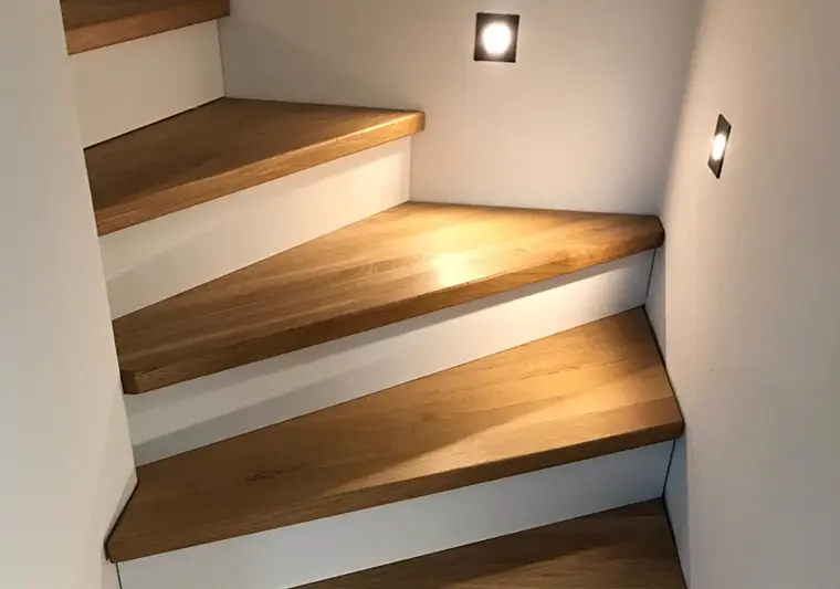 Individuelle Massivholz-Treppen – warm, charaktervoll und präzise gefertigt von Klaus Janßen Metallbau und Schreinerei aus Xanten.