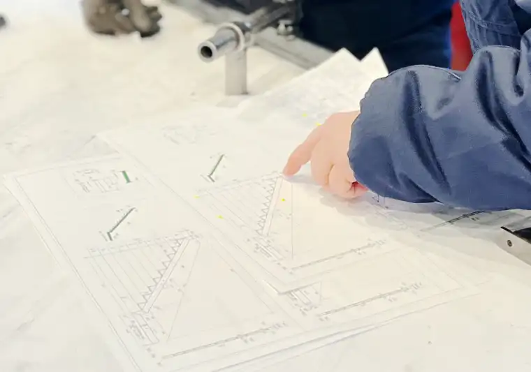 Statiker und Bauingenieure arbeiten bei Klaus Janßen Metallbau praxisnah und eng in der praktischen Abstimmung