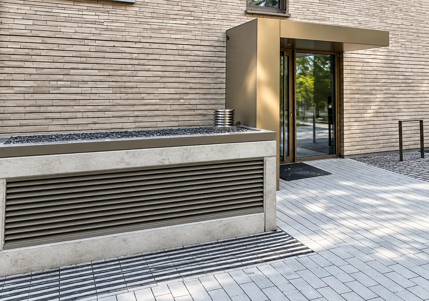 Vordächer von Janßen Metallbau Xanten – wetterfest, stabil und elegant aus Glas, Stahl oder Aluminium für perfekten Wetterschutz.
